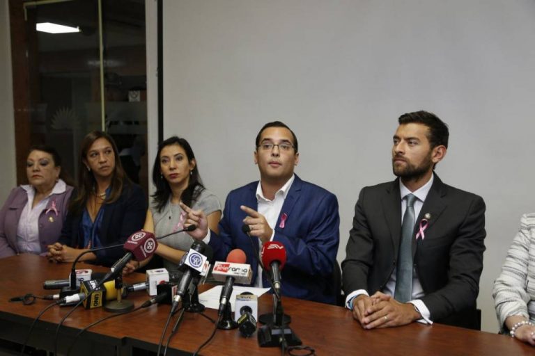 Bloques legislativos piden renuncia y juicio político a vicepresidente Glas