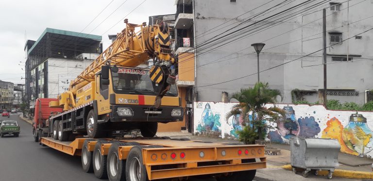 Vehículo de carga pesada fue captado en pleno centro