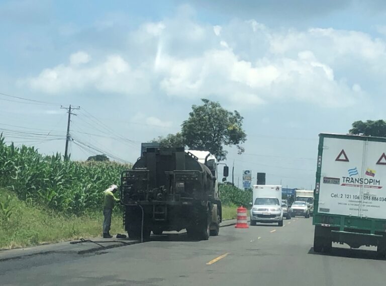 Malestar por huecos en la E25, conductores piden intervención rápida