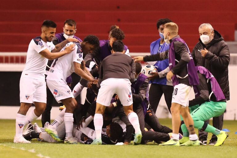 Liga de Quito sufre pero se impone a Atlético Paranaense por Copa Sudamericana