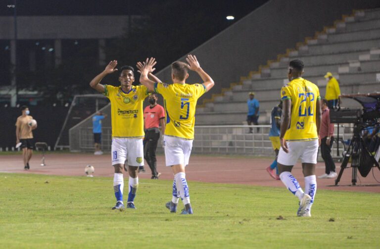 Gualaceo SC gana y entra a zona de ascenso en la LigaPro Serie B