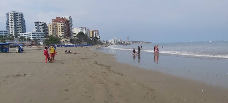 Día de feriado adicional del 3 de noviembre es recuperable en Ecuador