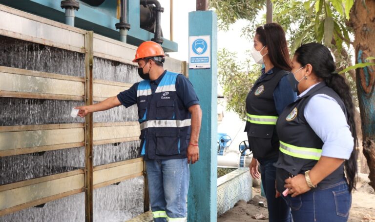 Prueba de laboratorio para agua que consumen en Babahoyo