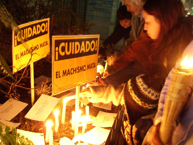 Quevedo: Velas para pedir justicia por las mujeres