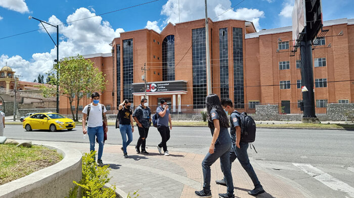 Tres universidades de Cuenca registran 28 contagios de COVID-19