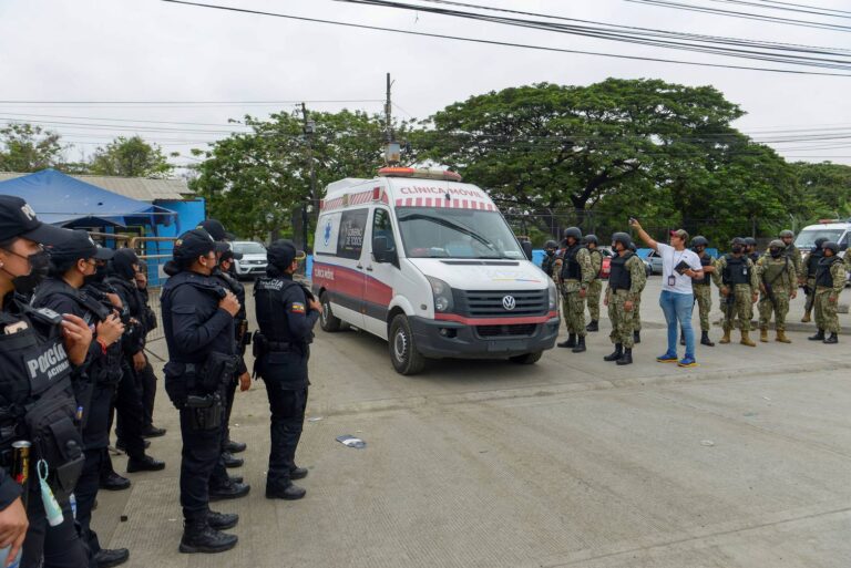 Van 44 heridos durante masacre en la Penitenciaría; 2 se están en estado crítico