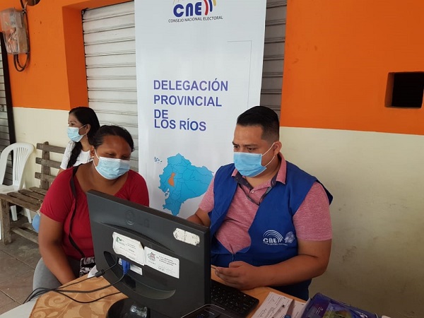 CNE Los Ríos brinda servicio de cambio de domicilio electoral en el cantón Urdaneta