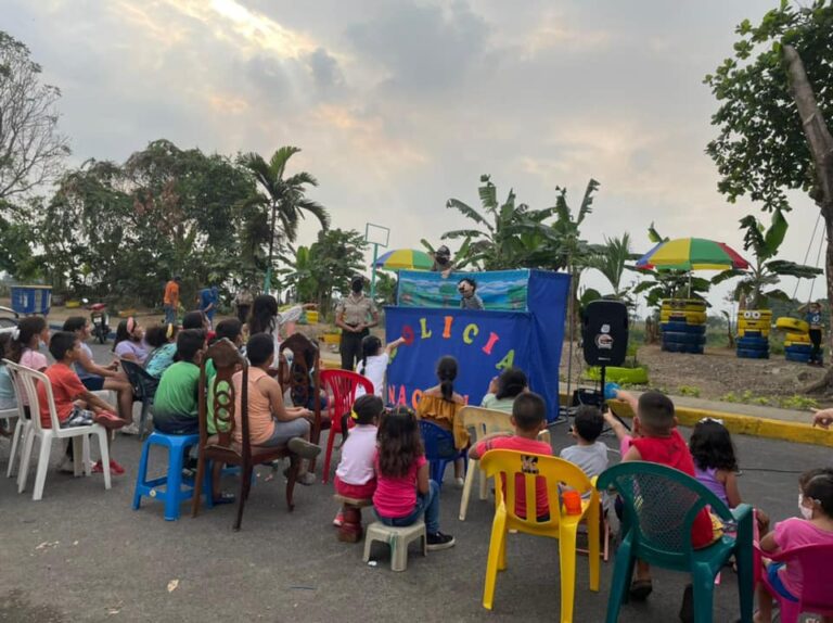 Paquito Policía llegó al sector del Malecón