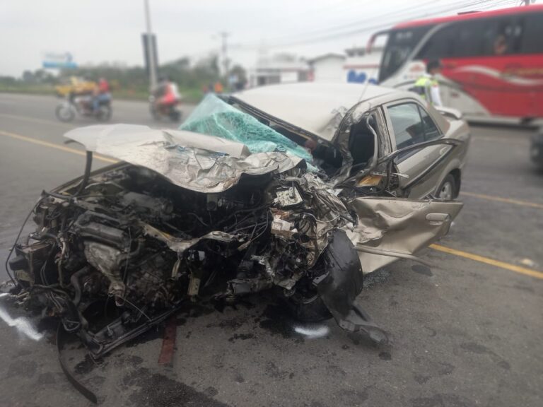 Fuerte accidente de tránsito en la vía a Buena Fe – Quevedo deja un herido