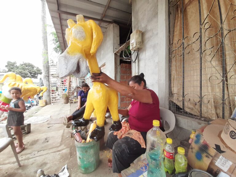 Creadores de monigotes reaccionan ante resoluciones del COE Nacional 