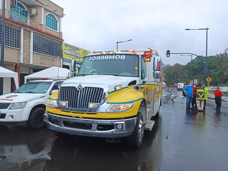 Cuerpo de Bomberos de Quevedo adquiere nueva y moderna ambulancia