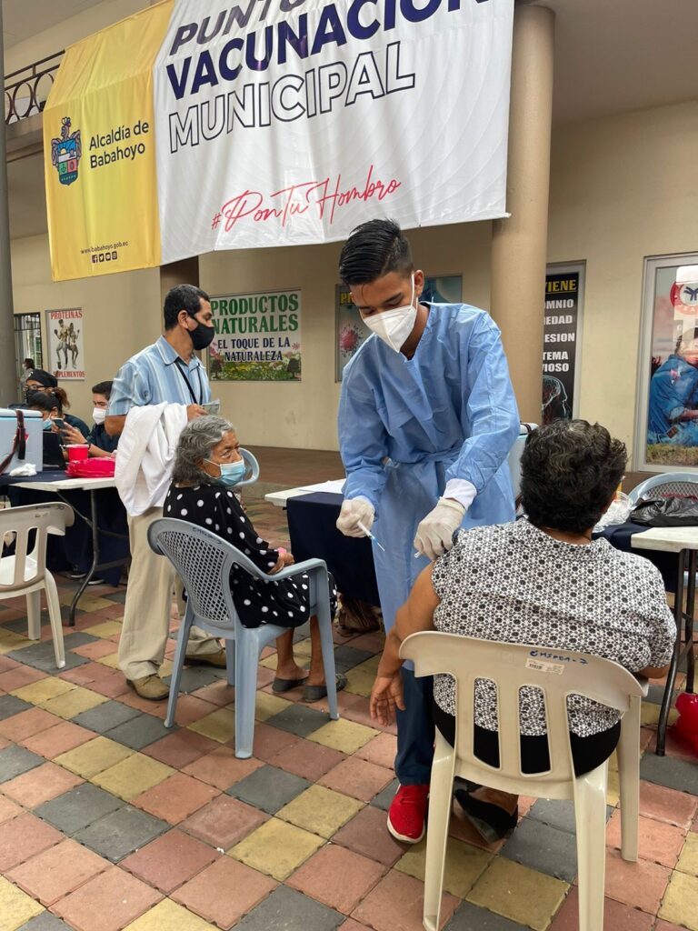 Exigencia de carné obliga a las personas a vacunarse