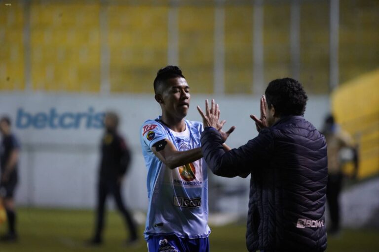 Aarón Rodríguez, convocado a la Tri para enfrentar a Brasil y Perú