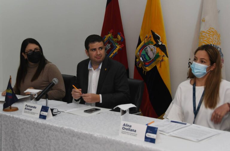 Hasta marzo de 2022 valdrán cédulas caducadas dice Registro Civil