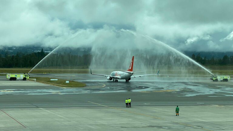 El primer vuelo de la aerolínea Equair cubrió la ruta Quito-Guayaquil