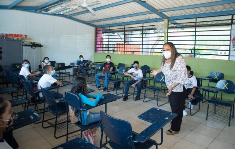 COE de Guayaquil anuncia que las clases se mantendrán en modalidad virtual durante los próximos 30 días