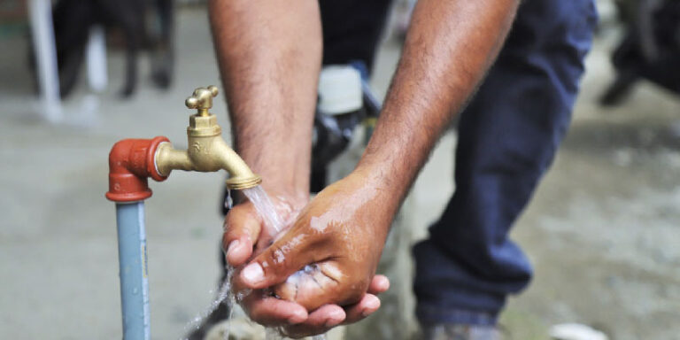 Nuevo sistema de redes de agua potable para el sector de La Virginia, en Babahoyo