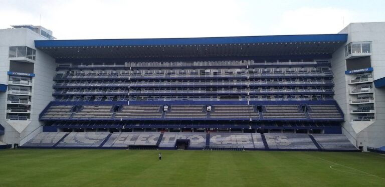 Emelec negocia con tres marcas un nuevo nombre comercial al estadio 