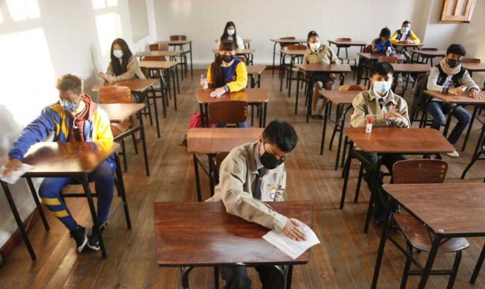 A clases presenciales retornan estudiantes de Sierra y Amazonía