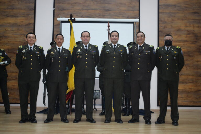 Policía en Babahoyo celebró 84 años de vida