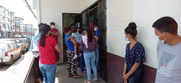 Quejas por atención en el Martín Icaza durante el feriado 