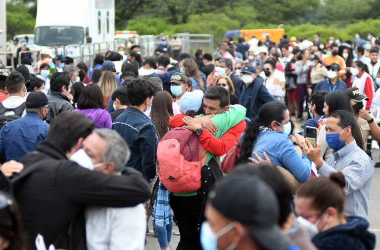 Arribó sin novedad segundo grupo de ecuatorianos que retornó de Ucrania 