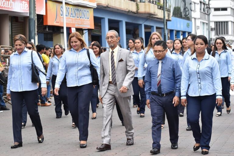 Con reunión en Distrito, maestros celebran su día en Babahoyo