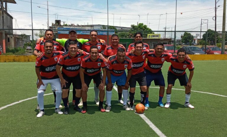 Babahoyo celebró final de interbarrial de fútbol sub 30