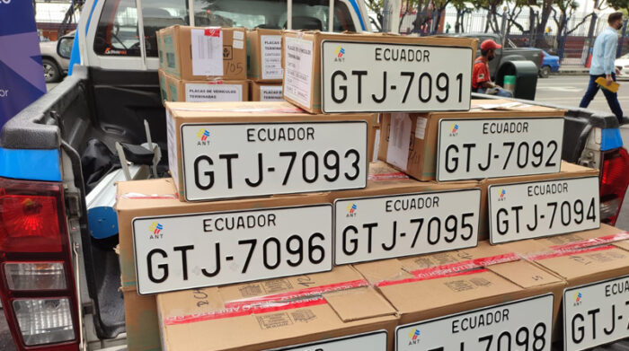 Inicia en Guayaquil la entrega de más de 16 000 placas rezagadas