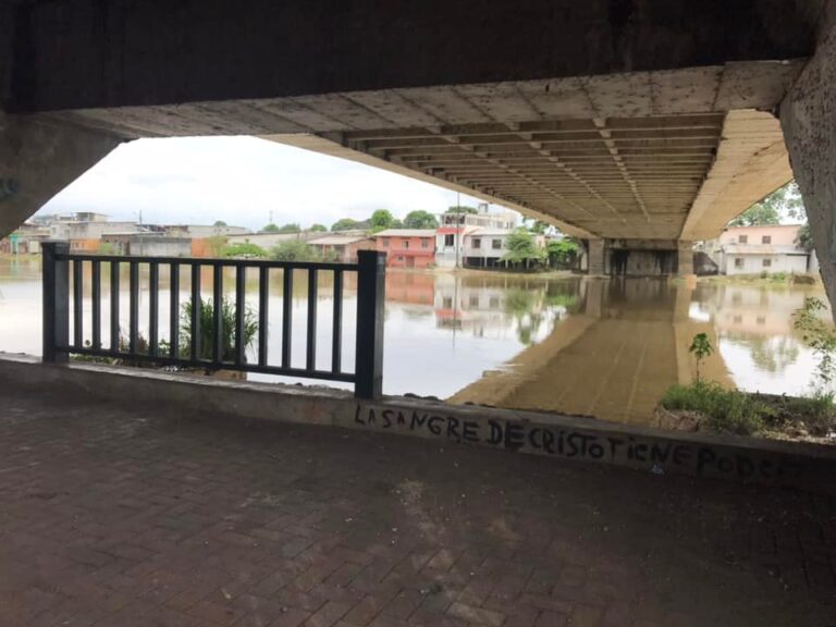 Tramos del malecón de Babahoyo lucen a oscuras 