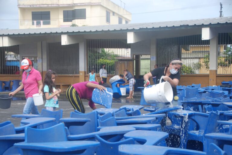 65 mil estudiantes regresan a clases presenciales en Quevedo y Mocache