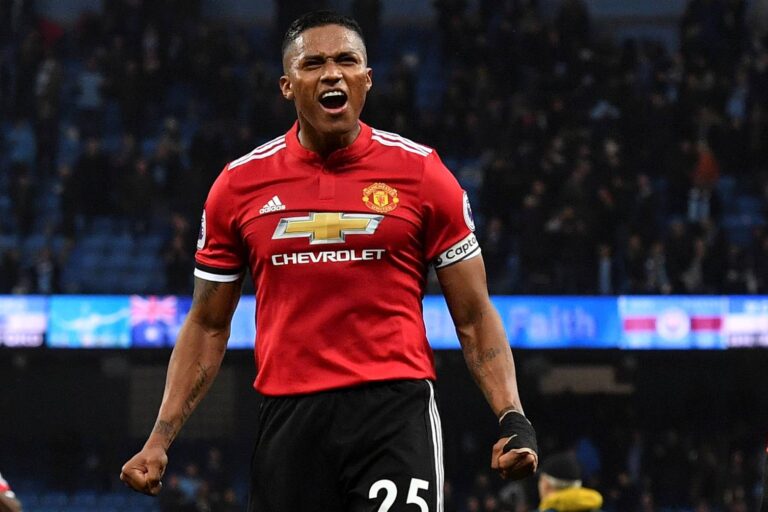 Revista inglesa pone a Antonio Valencia como uno de los mejores sudamericanos de la Premier League 