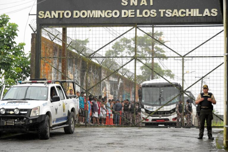 380 muertes en siete hechos violentos en cárceles de Ecuador