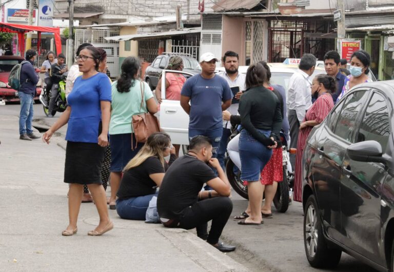 Comensales y conductores de taxis informales, entre los cinco muertos tras atentado con explosivos en el Cristo del Consuelo; una de las víctimas tenía antecedentes penales