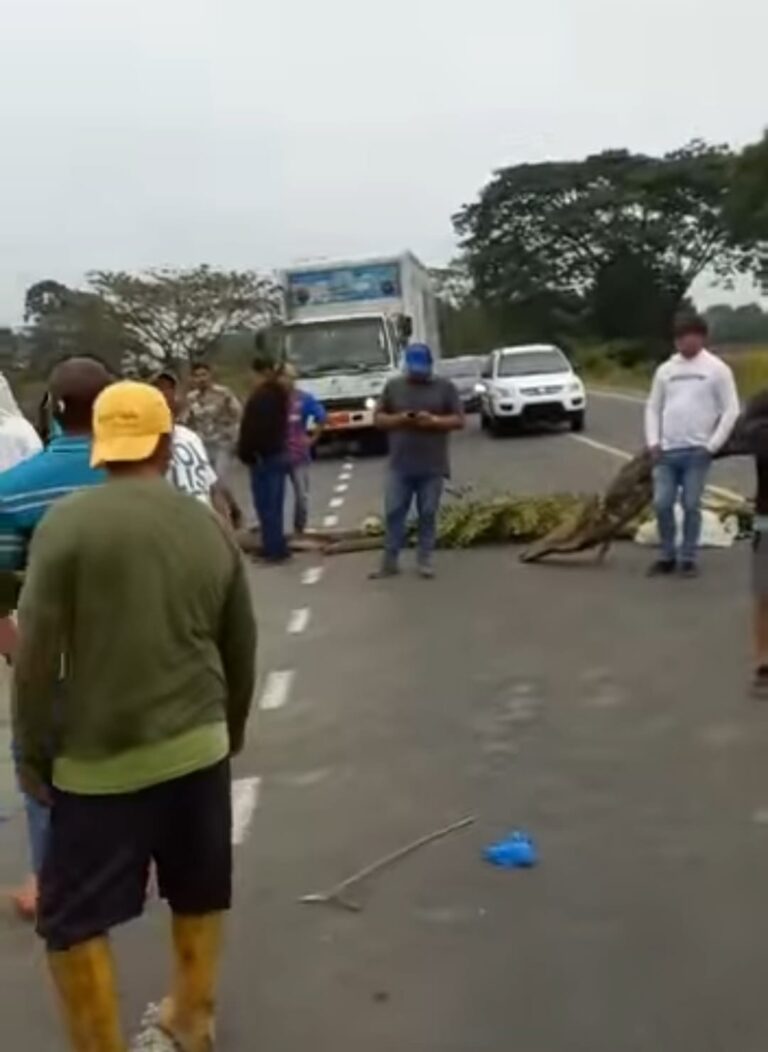 Vía a Montalvo amaneció con una pequeña paralización 