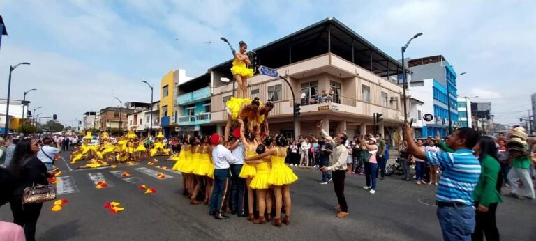 Riosenses hicieron derroche de ganas, fuerzas y vitalidad en desfile cívico militar   