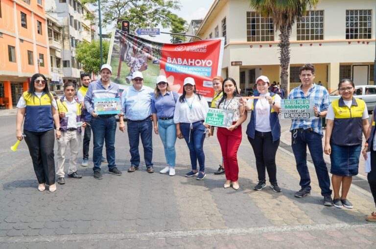 Firma simbólica de la campaña “Solidaridad sin Mendicidad”