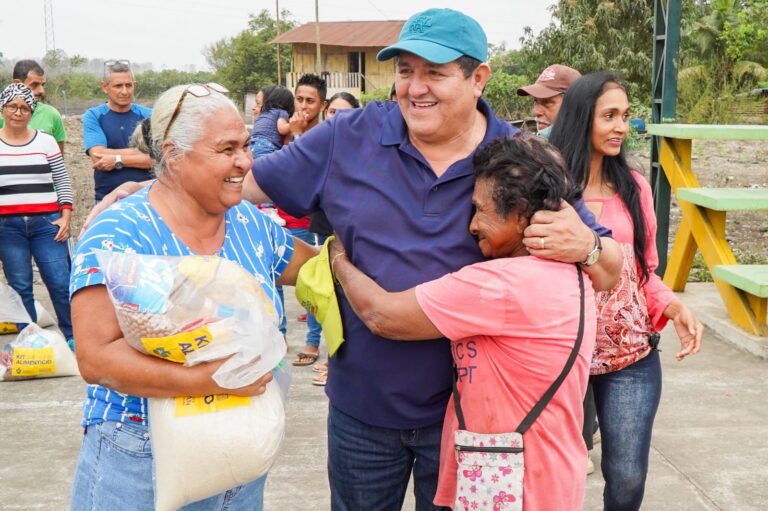 Ayuda municipal llega a la zona rural de Babahoyo