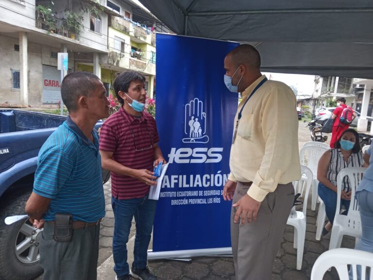 Campaña de afiliación del IESS llega a Puebloviejo