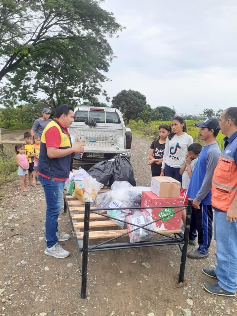 Alcaldía de Babahoyo llegó con ayuda para afectados por incendio