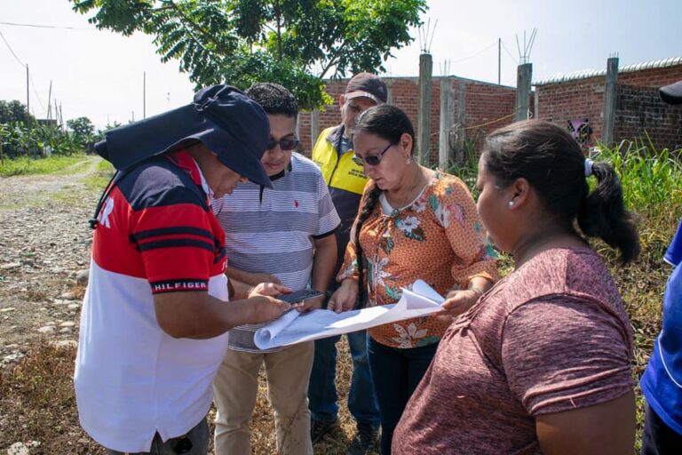 La Unión de Babahoyo, se beneficia con alumbrado público