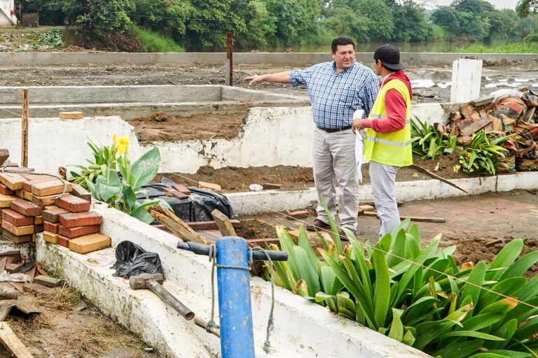 Alcalde de Babahoyo constata construcción del Malecón en la UTB