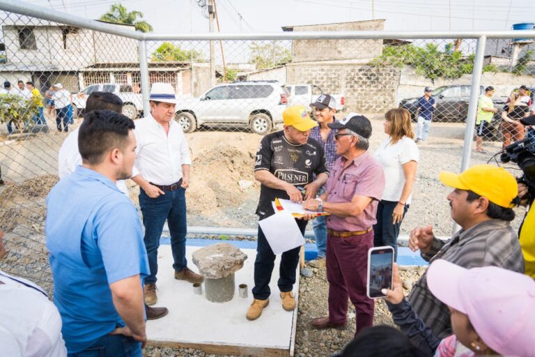 Prefectura de Los Ríos construye sistema de agua en recinto Santa Martha