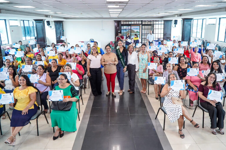 Alcaldía de Babahoyo coordinó un taller de Confección de Indumentaria Deportiva