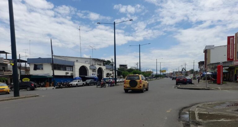 Se abrió el paso vehicular en las afueras del CNE Los Ríos 