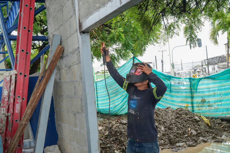 Construcción del coliseo de Fútbol Sala avanza en Babahoyo