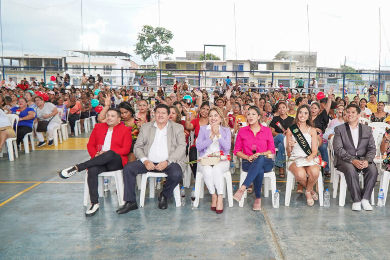 Alcaldía de Babahoyo homenajeó a la mujer