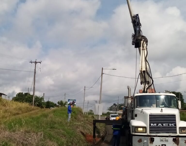 Cerca de medio millón de dólares son destinados a la iluminación del anillo vial de Quevedo