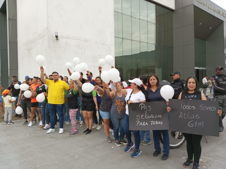 Plantón por la seguridad y paz de Quevedo