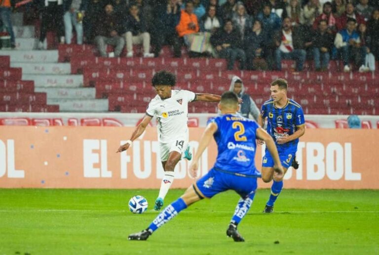 Liga de Quito se impone al Delfín y continúa en la Copa Sudamericana